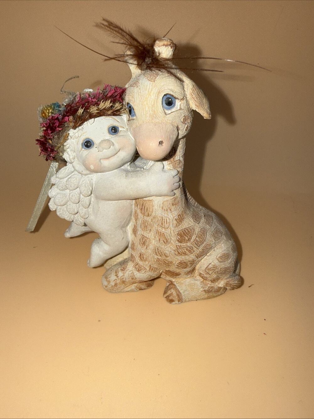 Dreamsicles #10181 “Huge Hugs” Angel Hugging Giraffe Figurine Kristin 1997 4.75"